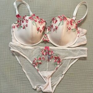 NWOT Adore Me bra 40D and panties XL set
